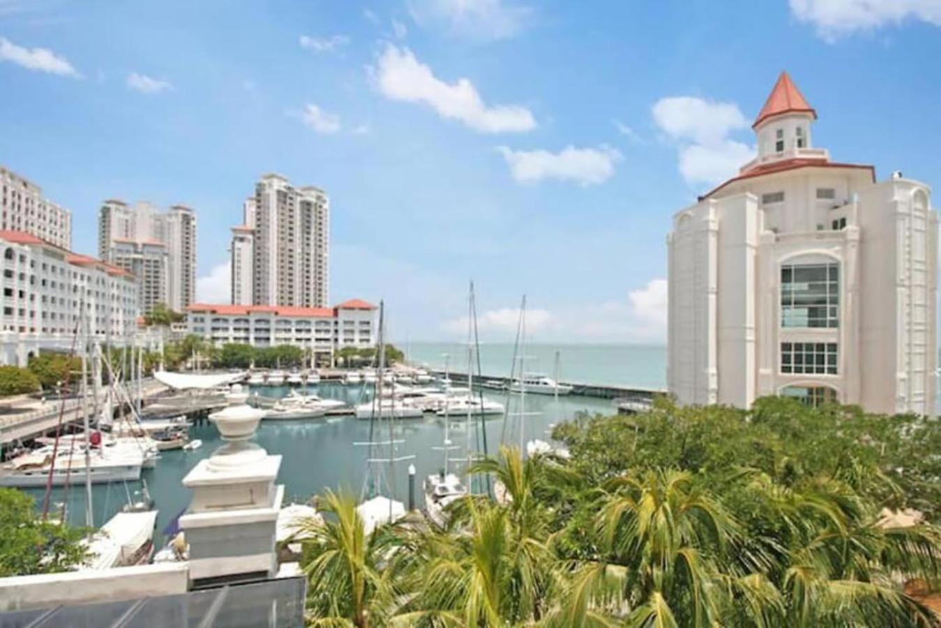 Wow Strait Quay Luxury
